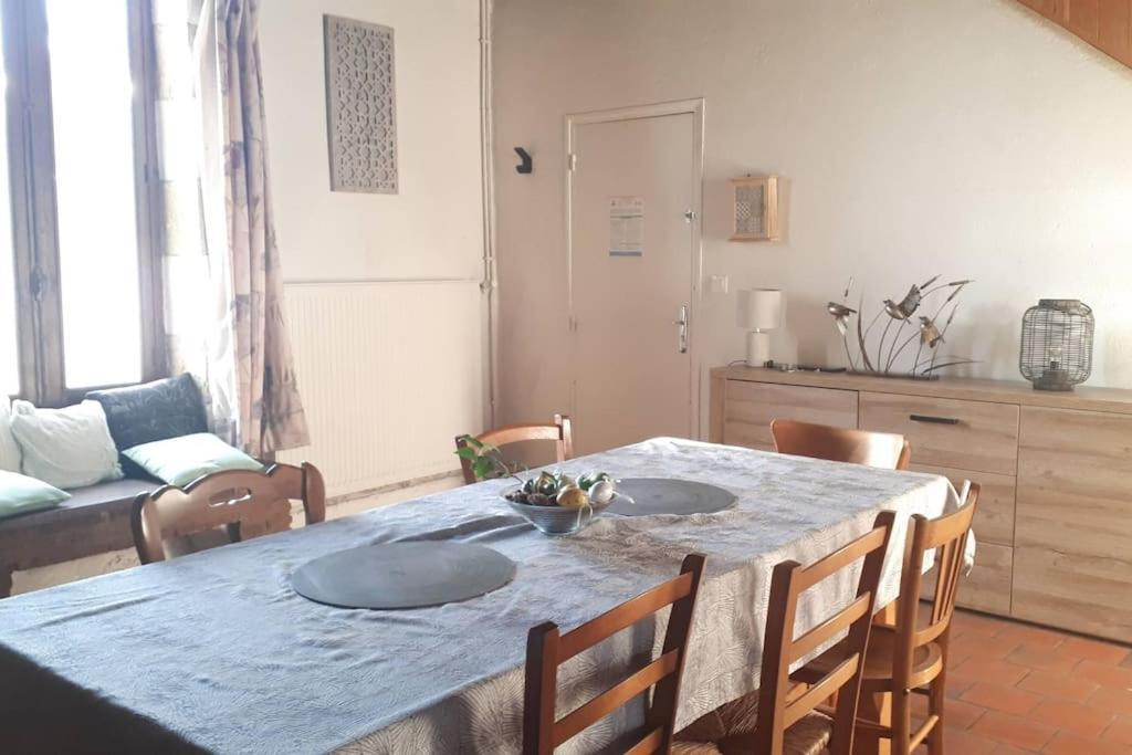 Gite A La Ferme, Avec Animaux, Fromages Et Nature Neuville-les-Decize ภายนอก รูปภาพ